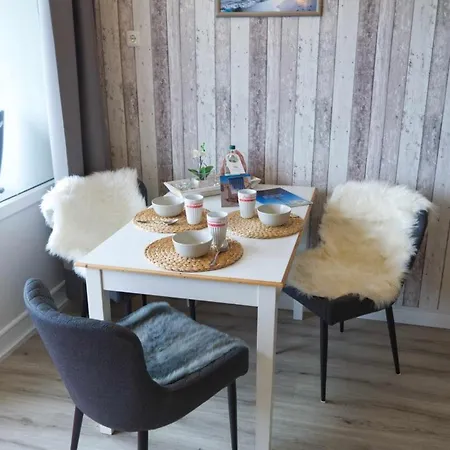 Inselblume 80 - Gemuetliche Ferienwohnung, Blick Auf Fehmarnsundbruecke Burgtiefe auf Fehmarn